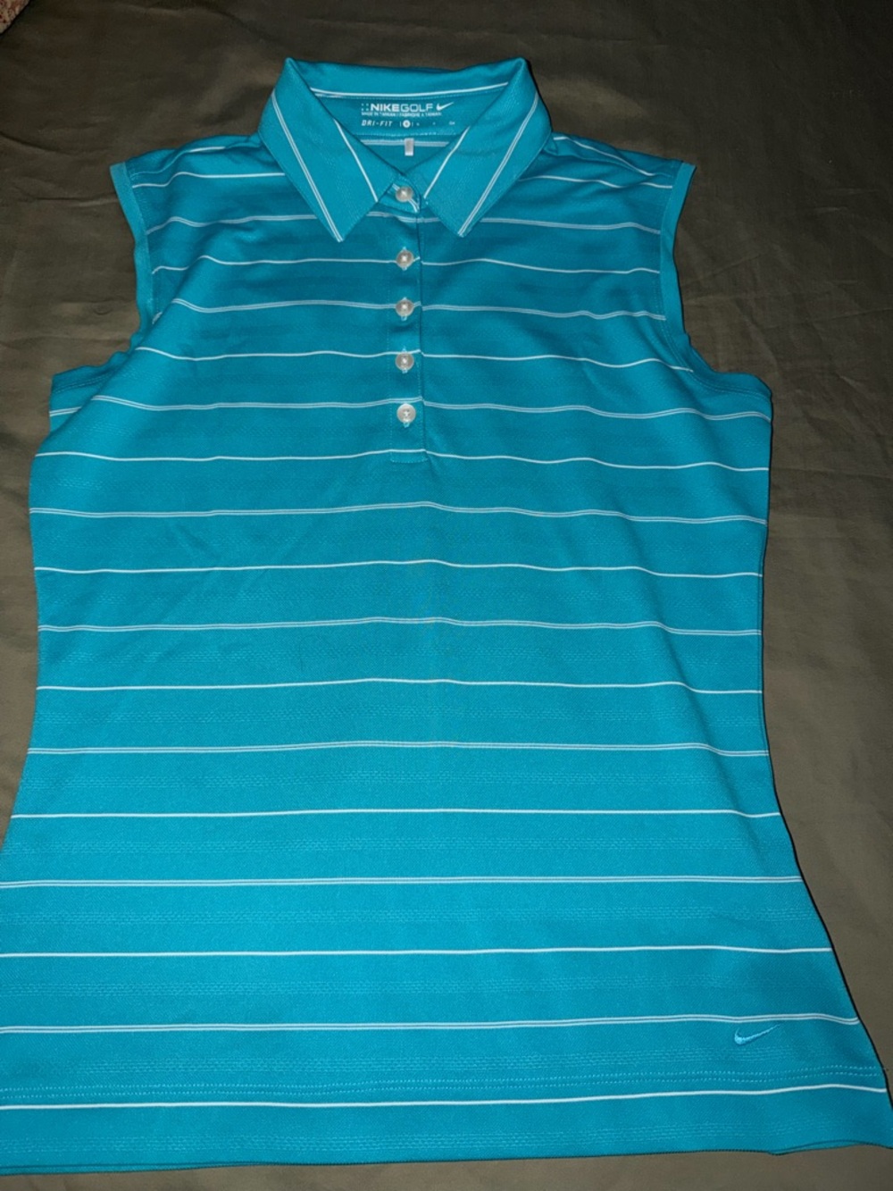 Women’s Nike golf shirt. Size small